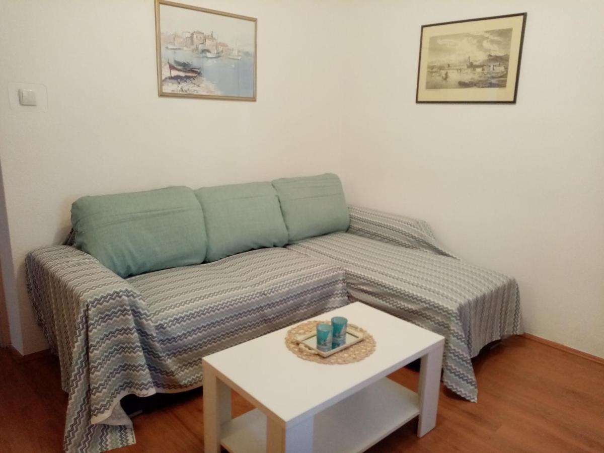 Tihana-Ground Floor With Large Terrace Макарска Екстериор снимка