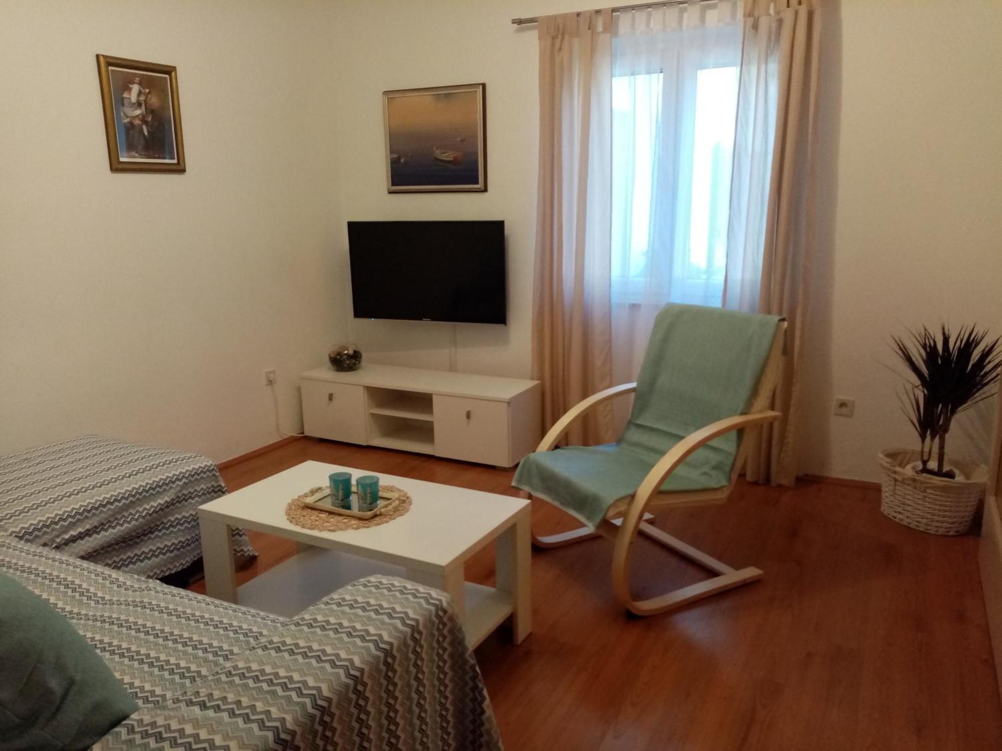 Tihana-Ground Floor With Large Terrace Макарска Екстериор снимка